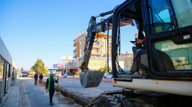 Varsak’ta eski içme suyu hattı yenileniyor