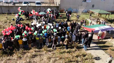 Bingöl’de çocuklar Gazze’deki kayıpları balonlarla andı