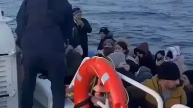 Çanakkale açıklarında Yunanistan'ın geri ittiği 64 kaçak göçmen kurtarıldı