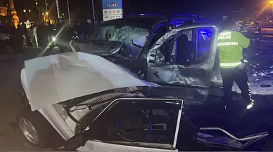 Araç İkiye Bölündü:1 ölü, 5 yaralı