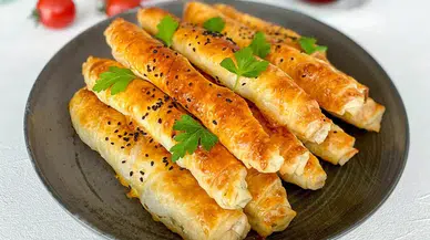 Börek severlere müjde: El açması tadında Unlu Sirkeli Börek tarifi