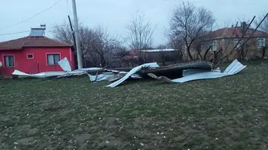 Edirne'de fırtına hayatı olumsuz etkiledi