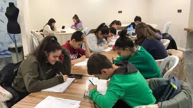 Çınar Akademi gençlerin hayatına dokunuyor