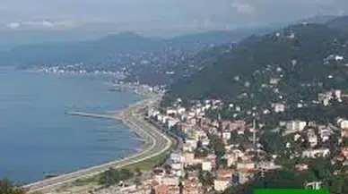 Sürmene Belediyesi'nden Yol, Parke, Temizlik ve Duvar Çalışmaları