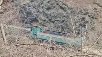 Raydan çıkan tren için kaldırma çalışması; ekipler vagonlar ile gidiyor