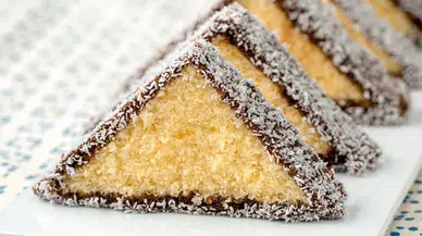 Misafirleriniz bu keke bayılacak: Portakalın ferah dokunuşuyla Hindistan Cevizli İngiliz Keki tarifi