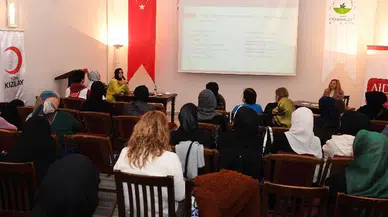 Bursa Osmangazi'de bu eğitimi gören sağlıklı bilinçleniyor