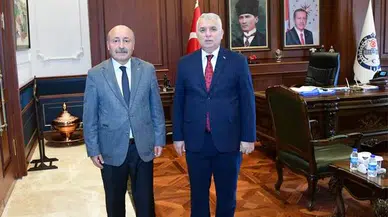 Trabzon Valisi Aziz Yıldırım, Sakarya İl Göç İdaresi Müdürlüğüne atanan Ramazan Latifoğlu'na veda ziyaretinde bulundu.