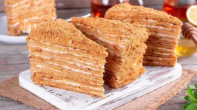 Bu tarifle herkes pasta ustası: Rusya'dan sofralarınıza enfes Medovik Pasta tarifi