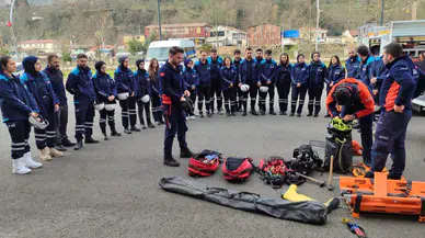 Rize AFAD Erzincan gençlilk kulübü üyelerine eğitim verdi