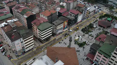 Çayeli Yenipazar Mahallesi'nde doğalgaz çalışmalarının ardından üstyapı çalışmaları yapılıyor