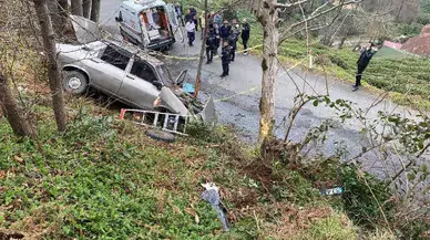Rize'de yamaçtaki ağaca çarpan otomobilden fırlayan sürücü öldü