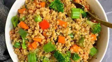 Sebzeli Kinoa Pilavı Nasıl Yapılır? Sebzeli Kinoa Pilavı Tarifi!