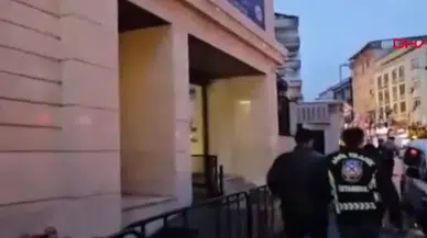 Galatasaray'ın stadı etrafında araçlarını park edenlerden para isteyen 4 değnekçi yakalandı