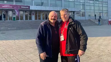 Efsane şampiyonlar Mahmut Demir ve Ali Kayalı'dan güreşçilere tam destek