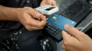 Hayat pahalılığı kredi kartına itiyor: 37 milyon kişinin 1.2 trilyon borcu var