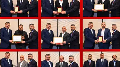 Erzurum Valisi Mustafa Çiftçi, hayırsever iş insanlarına Mehmet Gürgür Kur’an Kursu inşaatına yaptıkları katkılardan dolayı şükran belgesi ve plaket takdim etti