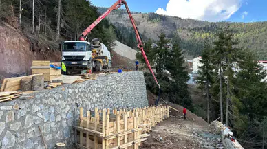 Elçin, İskebe Şehir Mezarlığı İnşaatında İncelemelerde Bulundu