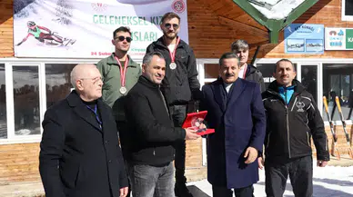 GELENEKSEL KIZAK YARIŞLARI ATABARI KAYAK MERKEZİ'NDE BÜYÜK İLGİ GÖRDÜ