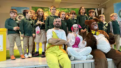 Çayeli Belediyesi'nden miniklere tiyatro gösterisi