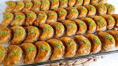 Şerbetli tatlıların yıldızı: Kıyır kıyır Ay Tatlısı tarifi