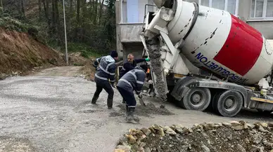 Çayeli Belediyesi yolları iyileştirmeye devam ediyor