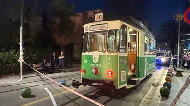 Torununu kurtarmak isterken tramvayın altında kalan kadın hayatını kaybetti