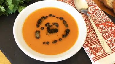 Sofralarınızı ısıtacak hızlı tarif: 10 dakikada Un Çorbası nasıl yapılır?