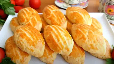 Komşularınızı kıskandırın: Herkesin merak ettiği yumurta akı ile Mayasız Poğaça tarifi