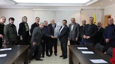 Başkan Pekmezci, Belediye Meclisi Üyelerine Teşekkür Plaketi Verdi