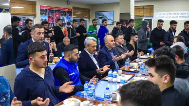 Baydaş ve Metin sahurda öğrencilerle buluştu