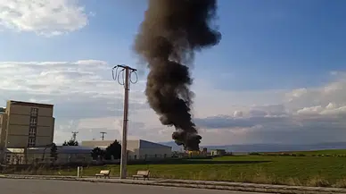 Afyon'da Atık lastik yangınını itfaiye söndürdü