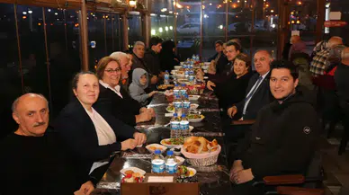 Arhavi Belediye Başkanı Vasfi Kurdoğlu Şehit ve Gazi Aileleri ile İftar Sofrasında Buluştu