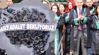 Trabzon'da bir grup avukat Trabzonspor taraftarlarının tutuklanmasını protesto etti