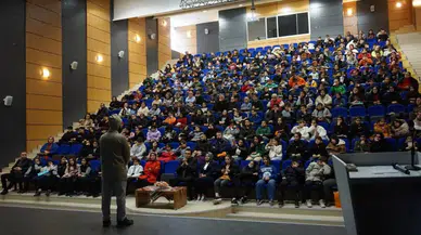 Rize'de kitap okuma projesinde bu ay "Söğüdün Son Yaprağı Çanakkale" kitabı konu edildi