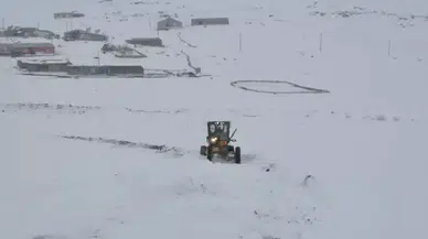 Kars'ta kar ve tipi; 47 köy yolu kapandı