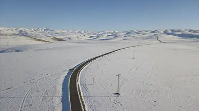 Karla kaplanan Erzurum, Ardahan, Kars ve Ağrı'da soğuk hava etkili