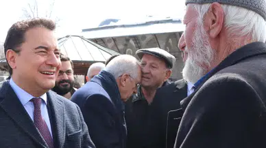 DEVA Partisi Genel Başkanı Babacan, seçim çalışmalarını Erzurum'da sürdürdü