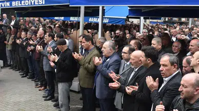 Artvin'de trafik kazasında hayatını kaybeden gazeteci son yolculuğuna uğurlandı