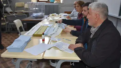 Trabzon'da seçmen sandık başında