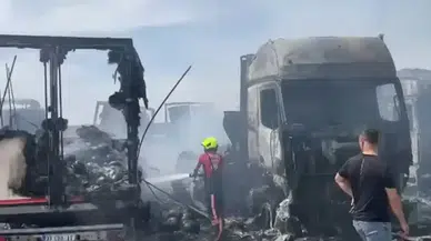 Mersin'de TIR garajında yangın: 5 araç kullanılamaz hale geldi