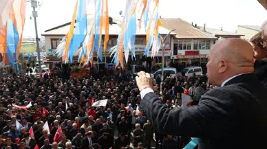 "Erzurum Büyükşehir Belediye Başkanı Mehmet Sekmen, Hınıs'ta Seçim Koordinasyon Merkezi Açılışını Gerçekleştirdi"