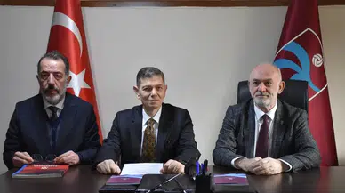 Trabzonspor Divan Kurulu Başkanı Mahmut Ören mazbatasını aldı
