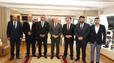 Erzurum Büyükşehir Belediye Başkanı Mehmet Sekmen, Cumhur İttifakı kapsamında Uzundere Belediye Başkan Adayı Sinan Aydın ve AK Parti İlçe Başkanı Fatih Ertek'i ağırladı