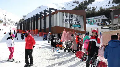 Kar kalınlığının 135 santimetreyi bulduğu Palandöken'de oteller marta dolu giriyor