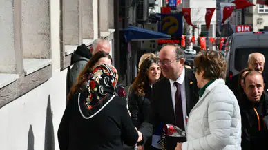 Artvin Belediye Başkanı Demirhan Elçin, 8 Mart Dünya Emekçi Kadınlar Günü'nü Kutladı