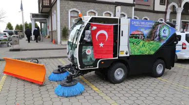 Çayeli Belediyesi envanterine yeni temizlik aracı ekledi