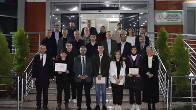 'Rize'nin Tarihi ve Coğrafyasını Keşfetmek' konulu yarışmada dereceye giren öğrencilere ödülleri verildi