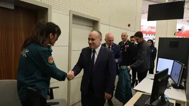 Artvin Valisi Cengiz Ünsal, Ramazan Bayramı Ziyaretleri Kapsamında Sarp Sınır Kapısı'nı Ziyaret Etti