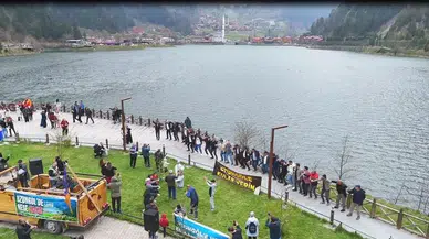 Uzungöl'de 'horonlu-gollü' HES protestosu